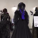 Траурные платья: в Барнаул приехала уникальная выставка моды и стиля 19 века