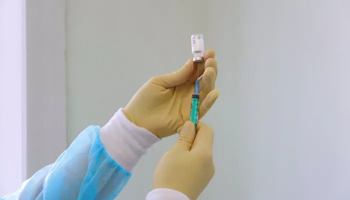 В Алтайский край поступила первая партия вакцины Спутник-М для подростков