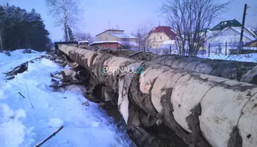 Жители Барнаула негодуют из-за раздетой теплотрассы в морозы