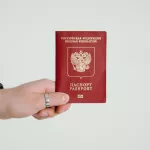 Зеленский призвал лишать гражданства украинцев с российским паспортом