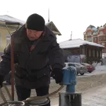 Житель Барнаула более 30 лет носит воду из колонок из-за отсутствия водопровода
