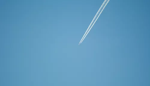 Встреча двух самолетов в небе восхитила жителей Барнаула