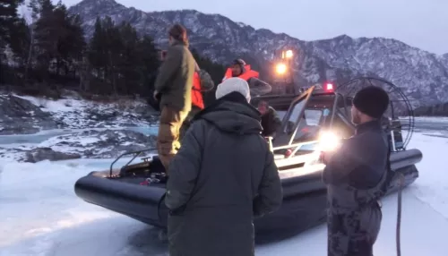 В Горном Алтае спасли путешественников по зимней Катуни