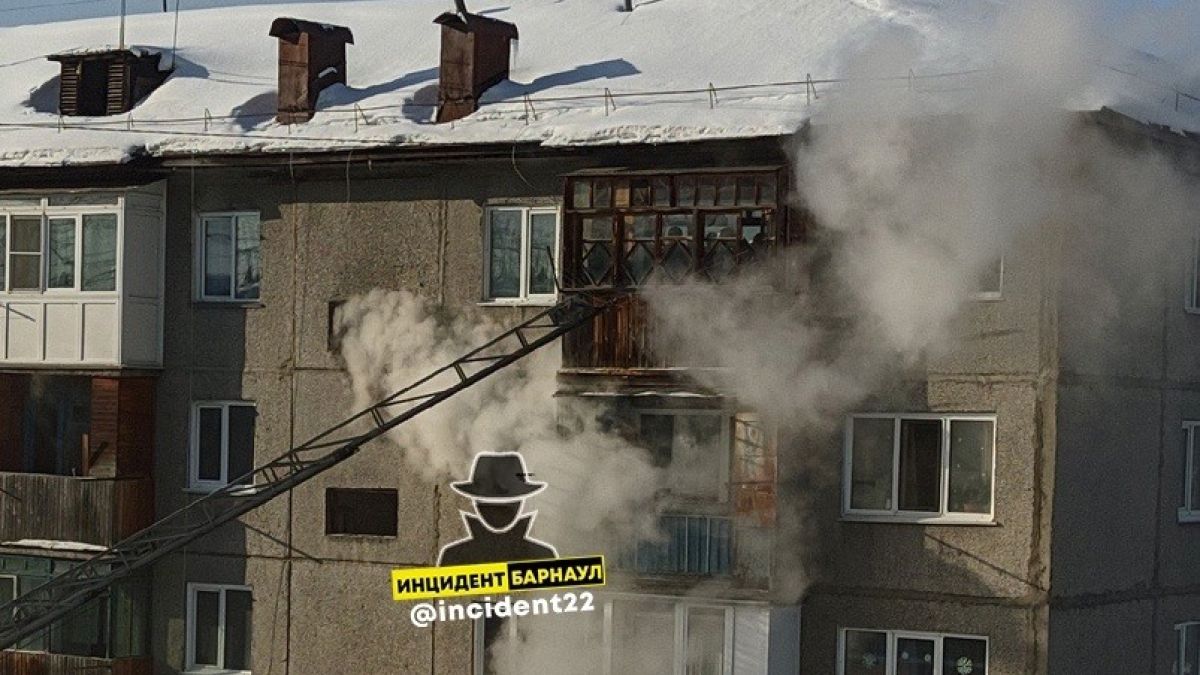 Пожар в доме на улице Георгия Исакова