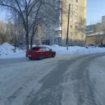 В Новосибирске пьяная автомобилистка протаранила двух школьниц на тротуаре