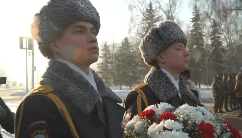 В Барнауле почтили память погибших под Сталинградом