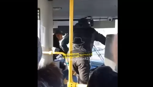 В Барнауле пассажир напал на водителя за отказ высадить его вне остановки