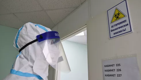 В Алтайском крае из-за вспышки COVID в три раза выросло число обращений к врачам