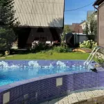 В Барнауле продают коттедж с двумя бассейнами и спортзалом