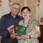 На волосок от смерти: как супруги из Горняка спасают свою жизнь писательством
