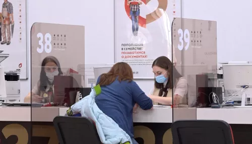 Жители Барнаула жалуются, что в МФЦ приходится приезжать несколько раз
