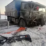 Грузовик врезался в поезд на ж/д переезде в Алтайском крае