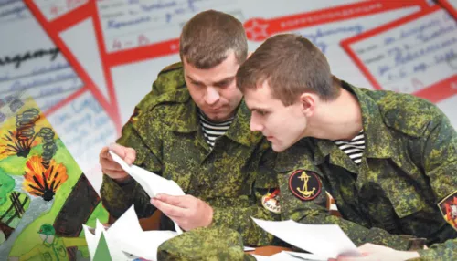 В Алтайском крае дети и взрослые в честь праздника написали Письмо солдату