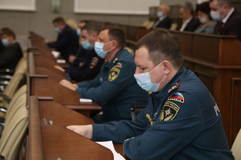 В Барнауле обсудили подготовку к паводку .