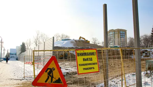 Собственник участка на площади Сахарова приостановил строительство ЖК