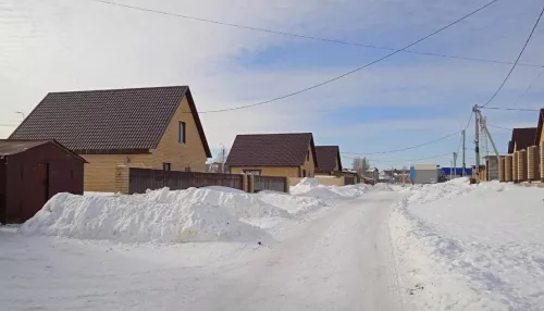Жители поселка Рассвет в Новоалтайске не могут добиться подключения к  воде