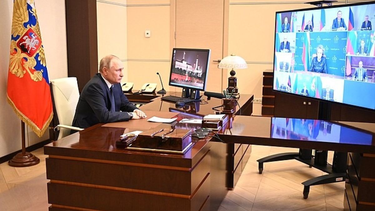 Владимир Путин на совещании с Советом Безопасности