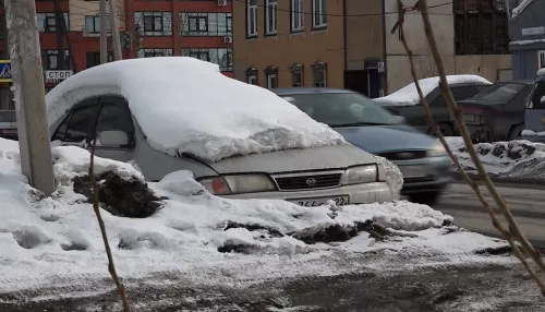 Барнаульцы жалуются на брошенные машины во дворах и на улицах города