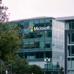Microsoft приостанавливает предоставление услуг и продажи товаров в России