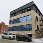 Власти собрались реконструировать заброшенный бизнес-центр в Барнауле
