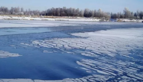 В Алтайском крае реки в конце октября покрываются льдом