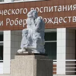 Чиновники «отредактировали» памятник Роберту Рождественскому перед установкой в Алтайском крае