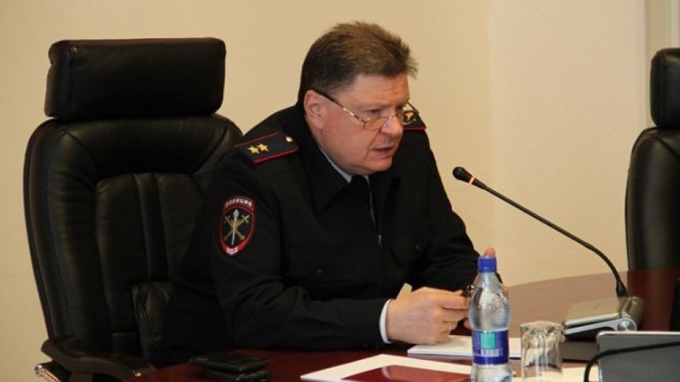 Начальник алтайского ГУ МВД в 2015 году сократил свои доходы