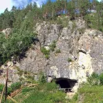 Учёные выяснили, кто соседствовал с человеком в Денисовой пещере