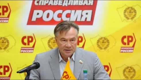 Депутат Госдумы Александр Терентьев поздравил жителей Алтайского края с Первомаем