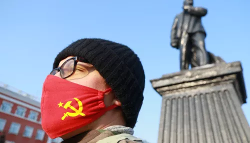 «Отобрать и поделить». Как в Барнауле прошел митинг комсомольцев «Анти-кап» (фоторепортаж и видео)