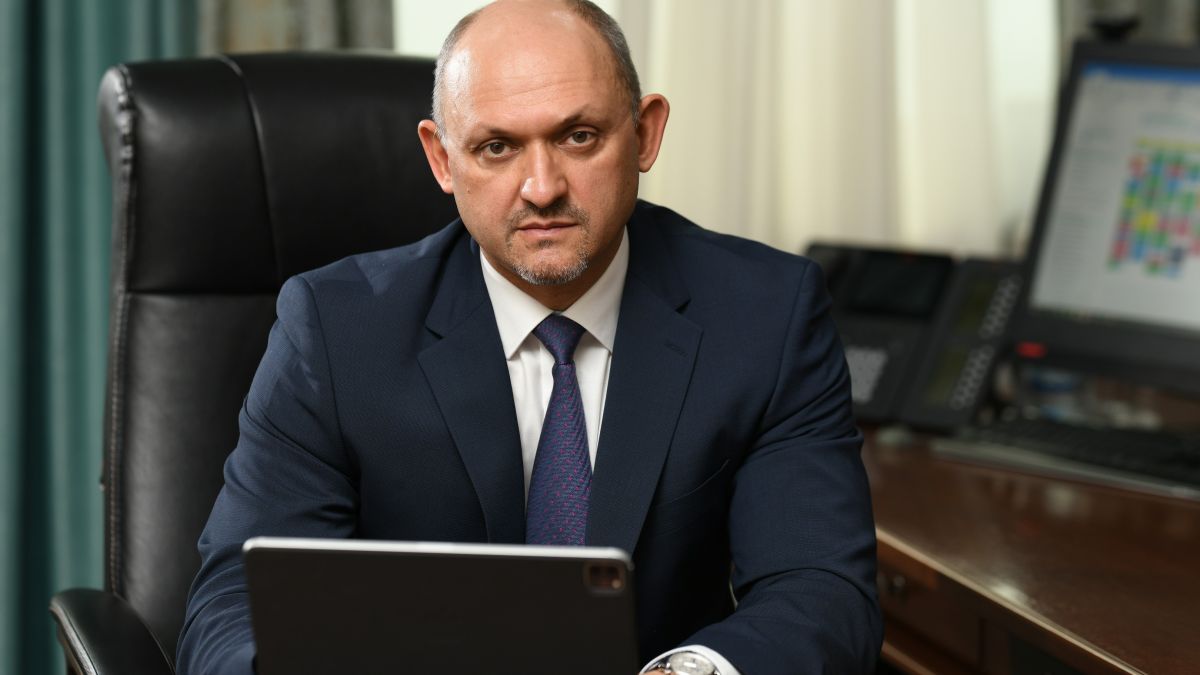 Заместитель председателя Сибирского Сбербанка Максим Волков 