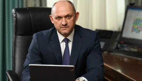 «Мы работаем для клиентов онлайн и офлайн». Интервью с зампредом Сибирского Сбербанка Максимом Волковым
