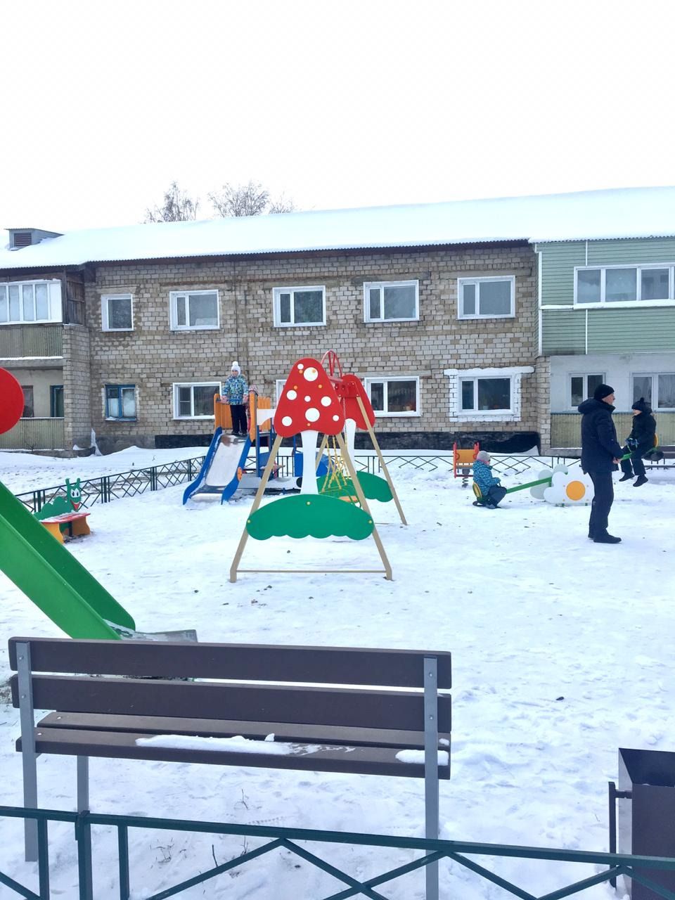 Детская площадка в Родинском районе