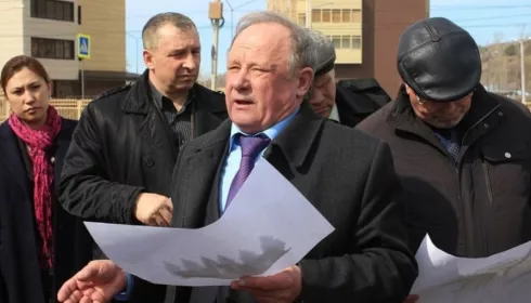 Несите ваши денежки. Суд взыскал с экс-мэра Горно-Алтайска Облогина 1,5 млн за похищенное авто