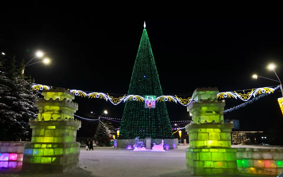 Бахрома и светящийся олень: как Барнаул украсят к Новому году