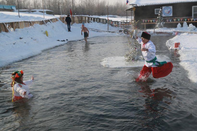 Барнаульские моржи отметили Рождество Фото:Олег Укладов