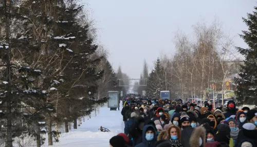 Полиция Барнаула насчитала на митинге Навального 2000 человек