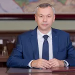 СМИ: служебный Mercedes новосибирского губернатора получил почти 30 штрафов за год