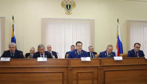 Прокурор потребовал взыскать с осужденных алтайских врачей более 1,3 млн рублей