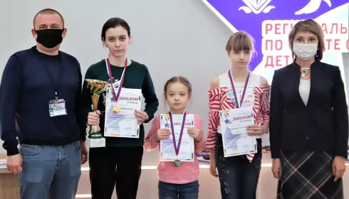 Шахматисты центра «Наследники Ползунова» представили Алтайский край на большом сибирском слете
