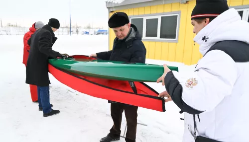 Барнаул получил первую партию лодок для Кубка мира по гребле на байдарках и каноэ (фоторепортаж)