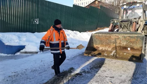 Барнаульские власти ответили на претензии к плохой уборке снега