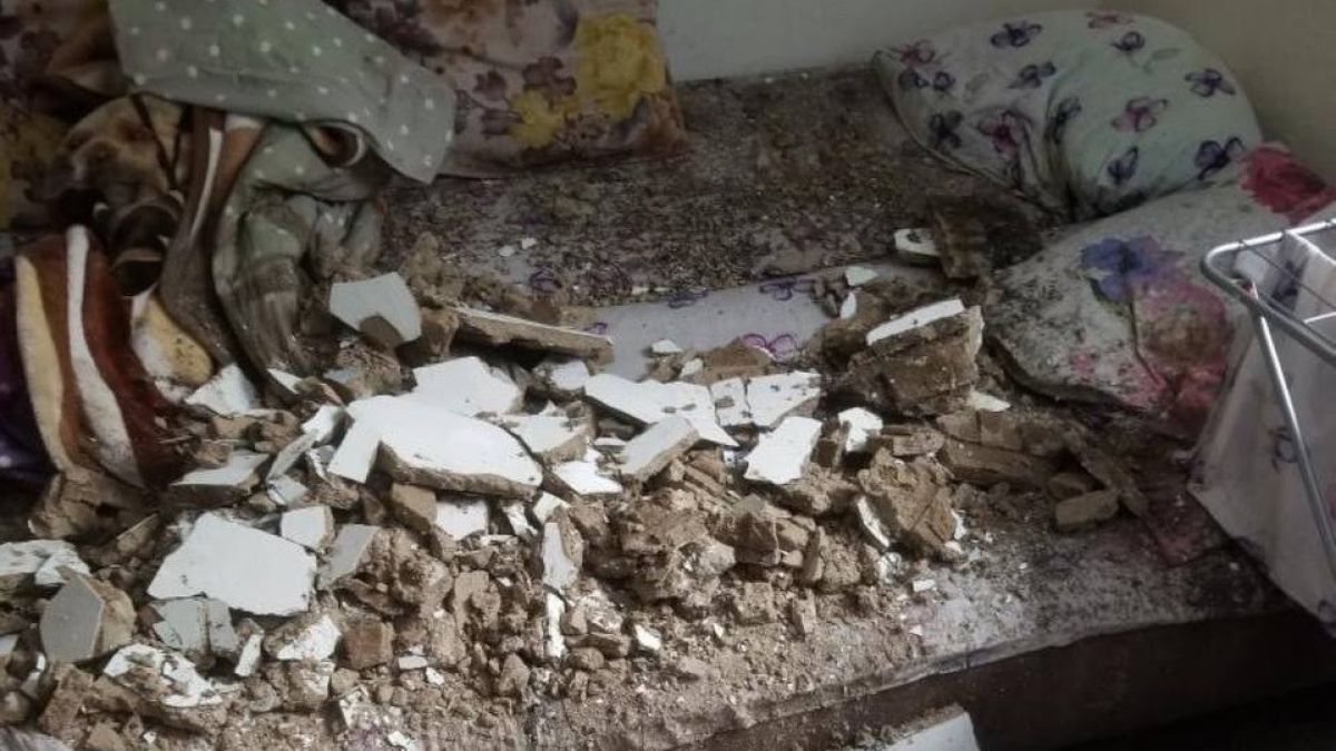 Обрушение потолка в поселке Восточный