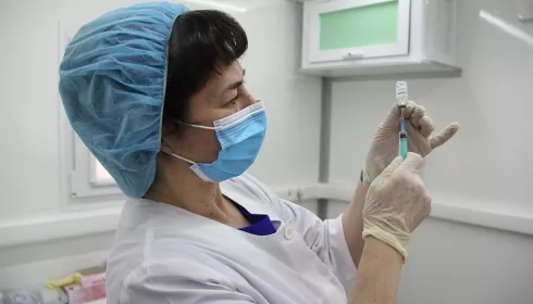 Более 3000 человек в день. В Алтайском крае увеличили темпы вакцинации от коронавируса