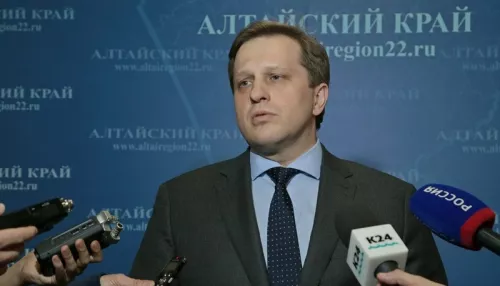 Министр здравоохранения Попов рассказал, как в Алтайском крае решают проблему нехватки врачей