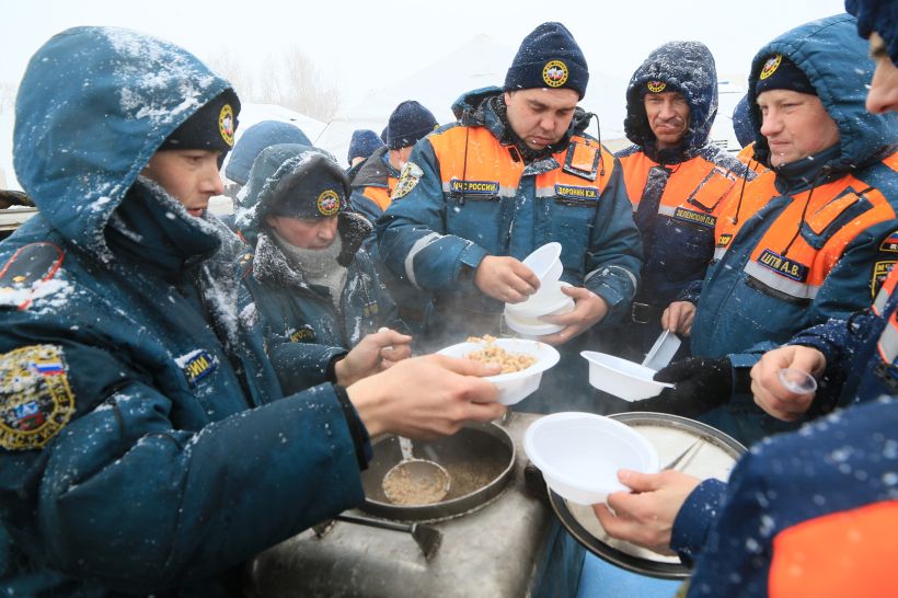 Подготовка к весеннему паводку, 24 марта 2021 год Фото:Олег Укладов