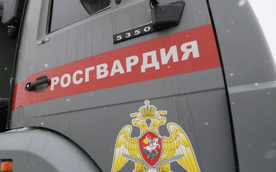 В Манжероке перебравший турист устроил дебош в ресторане