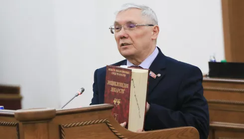 Политическая хроника недели: депутаты запретят энергетики, Томенко отчитается за год в апреле, Карлин попал в ЧС