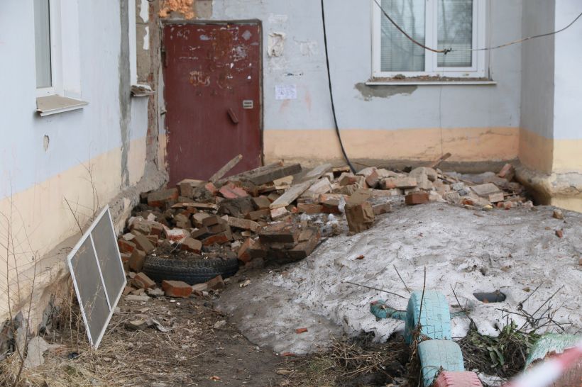Аварийный дом в Барнауле Фото:Олег Укладов