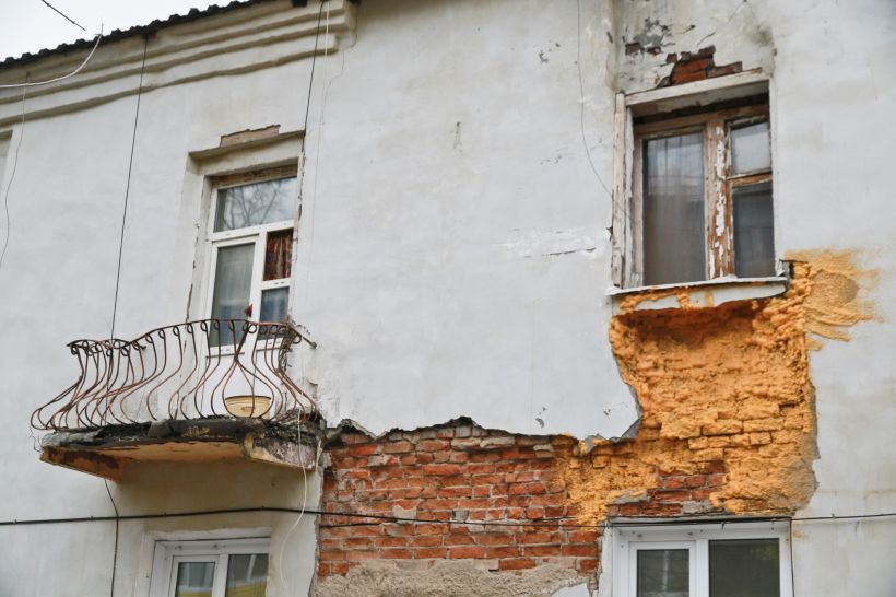 Аварийный дом в Барнауле Фото:Олег Укладов